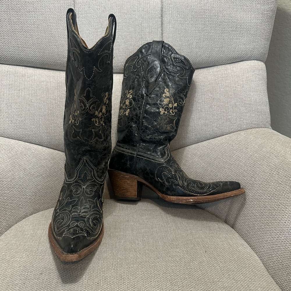 Women’s Corral Narrow barrel Boots